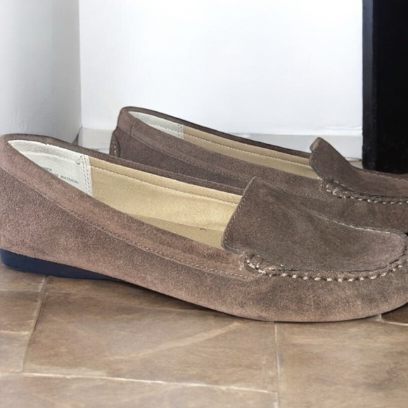 New Via Neroli Laverne Taupe Suede Leather Driver Loafers Size 9 - Picture 1 of 10